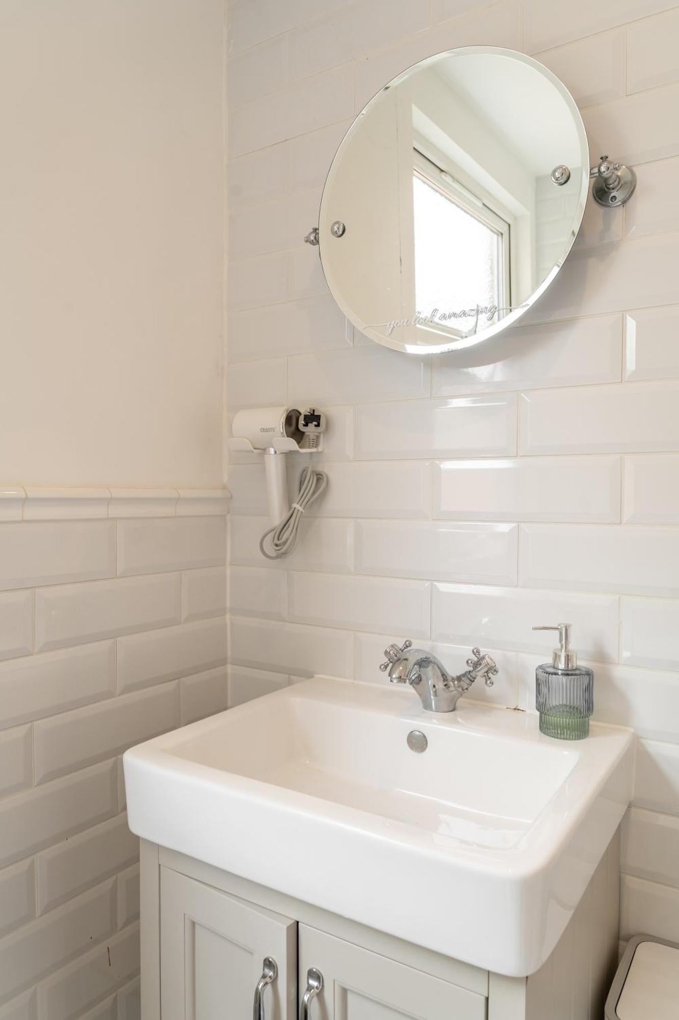 Beautiful 2 Bedroom With Private Garden In Wimbledon - Minutes From Central London Bagian luar foto